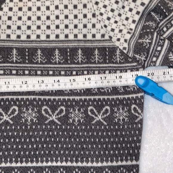 Women’s Woolrich V‎ neckline winter Nordic white gray knit sweater Sz medium - Picture 5 of 12